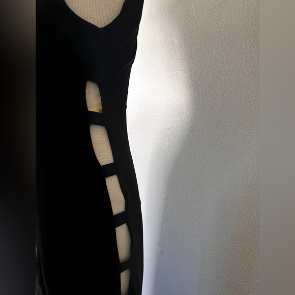 Black Zara fitted dress with cutout side - Picture 7 of 12